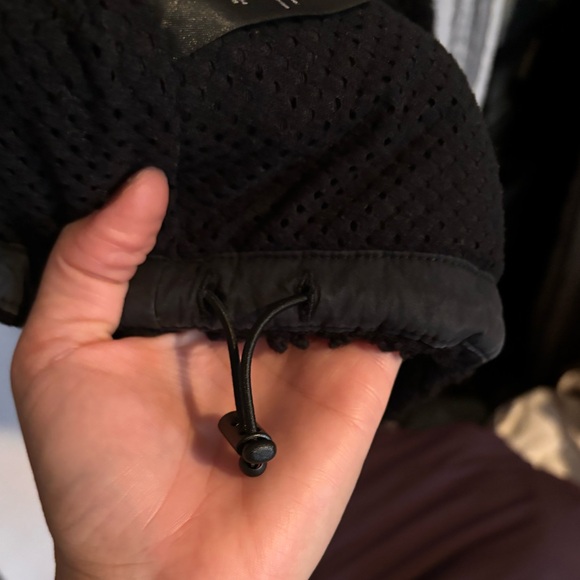 XXS Like New Aritzia TNA Kangaroo Pouch Sweater - Picture 8 of 8